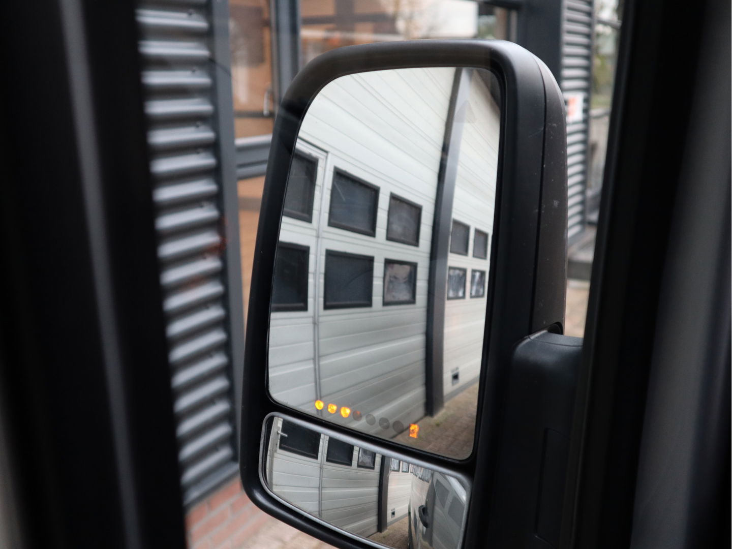 Mercedes-Benz Sprinter 316 CDI Automaat L2H2 - Trekhaak 2,8t KG - Xenon - 1ste Eigenaar