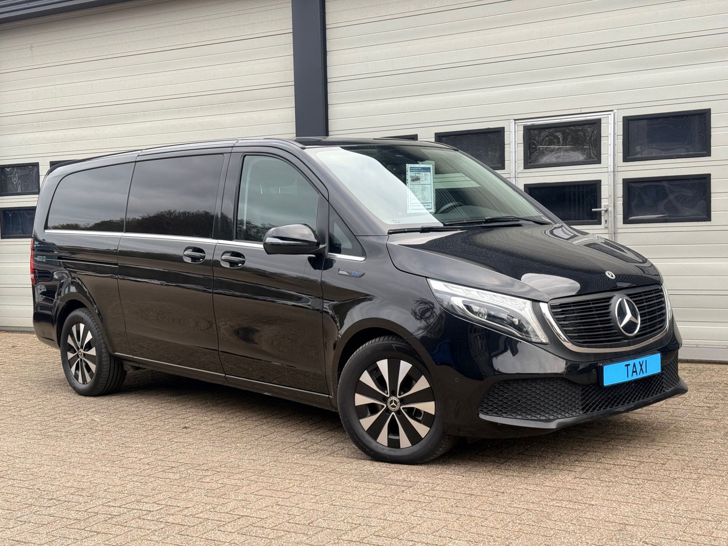 Mercedes-Benz EQV 300 90kWh SoH 95 % L3 Extra Lang - TAXI Pakket - 8 Zits - Leder - elc. Schuif