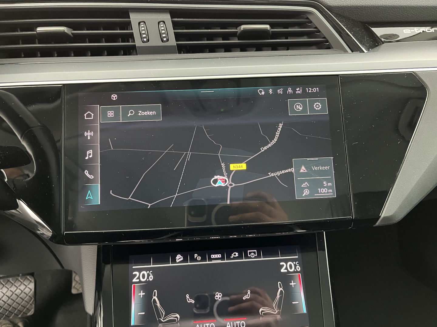 Audi e-tron 55 quattro Advanced edition Plus 95 kWh [3-Fase] {SOH-93%} (INCL-BTW) Aut.*LUXURY-LEATHER | ADAPTIVE-CRUISE | FULL-LED | DIGI-COCKPIT | KEYLESS | MEMORY-PACK | CAMERA | NAVI-FULLMAP | SHIFT-PADDLES | DAB+ | HEATED-COMFORTSEATS | DRIVE-SELECT | 20''AL