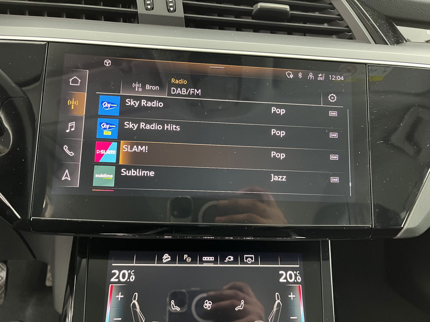 Audi e-tron 55 quattro Advanced edition Plus 95 kWh [3-Fase] {SOH-93%} (INCL-BTW) Aut.*LUXURY-LEATHER | ADAPTIVE-CRUISE | FULL-LED | DIGI-COCKPIT | KEYLESS | MEMORY-PACK | CAMERA | NAVI-FULLMAP | SHIFT-PADDLES | DAB+ | HEATED-COMFORTSEATS | DRIVE-SELECT | 20''AL