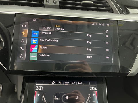 Audi e-tron 55 quattro Advanced edition Plus 95 kWh [3-Fase] {SOH-93%} (INCL-BTW) Aut.*LUXURY-LEATHER | ADAPTIVE-CRUISE | FULL-LED | DIGI-COCKPIT | KEYLESS | MEMORY-PACK | CAMERA | NAVI-FULLMAP | SHIFT-PADDLES | DAB+ | HEATED-COMFORTSEATS | DRIVE-SELECT | 20''AL