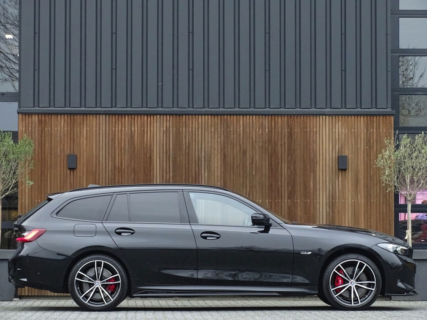 BMW 3 Serie Touring 320e 204PK xDrive M Sport / nieuw type / LED