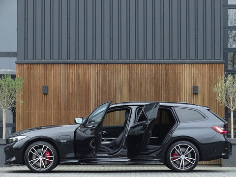 BMW 3 Serie Touring 320e 204PK xDrive M Sport / nieuw type / LED