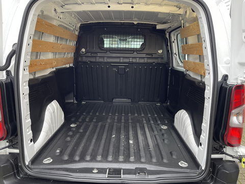 Peugeot Partner 1.2 PureTech Premium benzine grijs kenteken / originele Nederlandse bus / lease vanaf € 201 / zakelijk bpm vrij / vaste prijs rijklaar € 11.950 ex btw / airco / cruise / navigatie