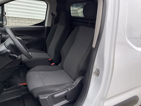 Peugeot Partner 1.2 PureTech Premium benzine grijs kenteken / originele Nederlandse bus / lease vanaf € 201 / zakelijk bpm vrij / vaste prijs rijklaar € 11.950 ex btw / airco / cruise / navigatie