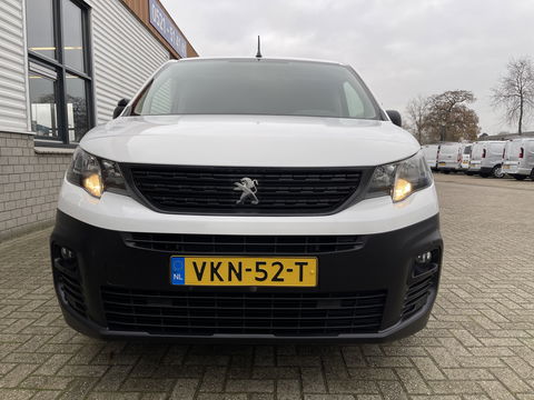 Peugeot Partner 1.2 PureTech Premium benzine grijs kenteken / originele Nederlandse bus / lease vanaf € 201 / zakelijk bpm vrij / vaste prijs rijklaar € 11.950 ex btw / airco / cruise / navigatie