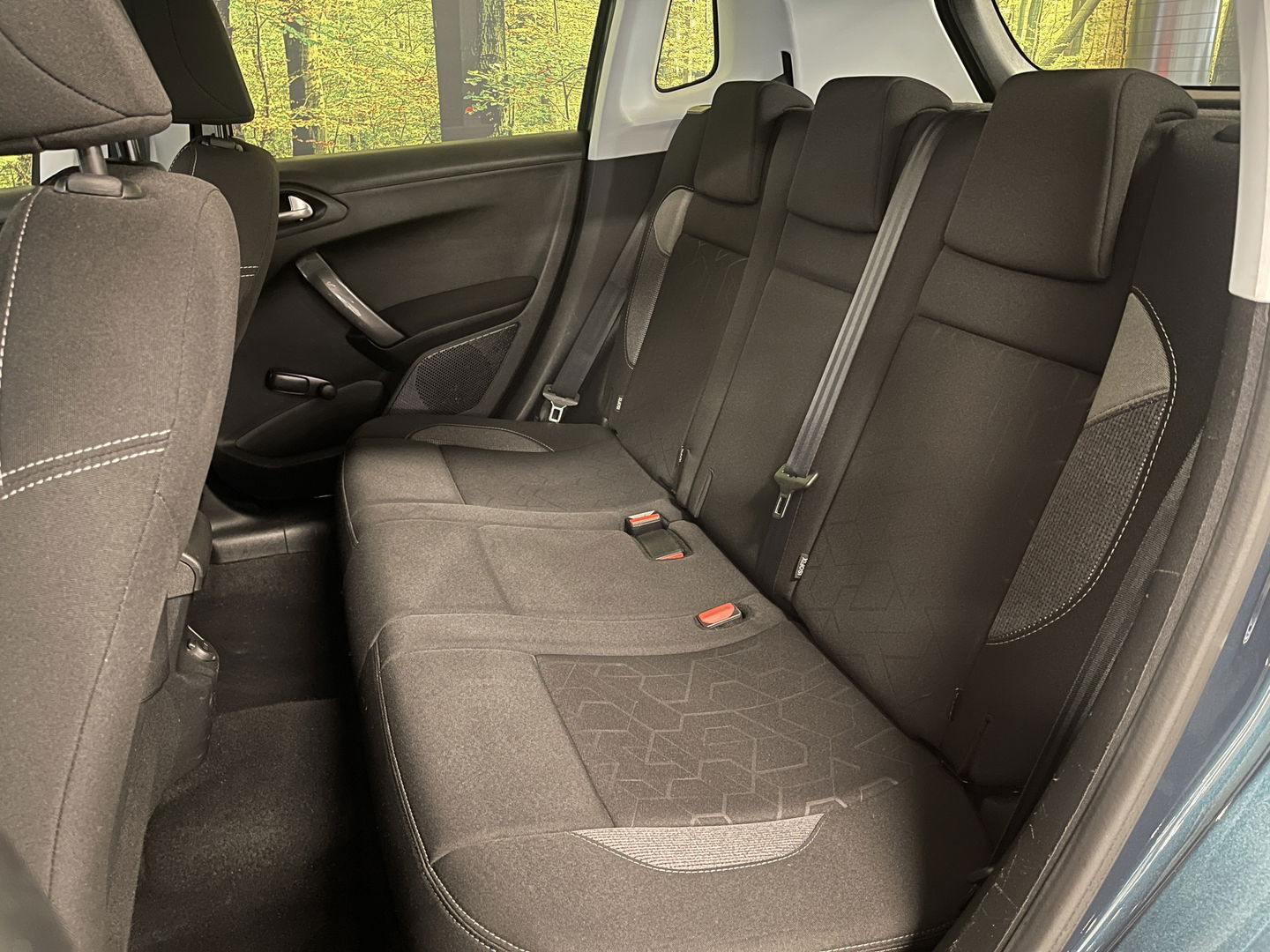 Peugeot 2008 1.2 PureTech Active Apple Carplay | Android Auto | Airconditioning | Cruise Control | DAB | Navigatie | Spraakbediening |