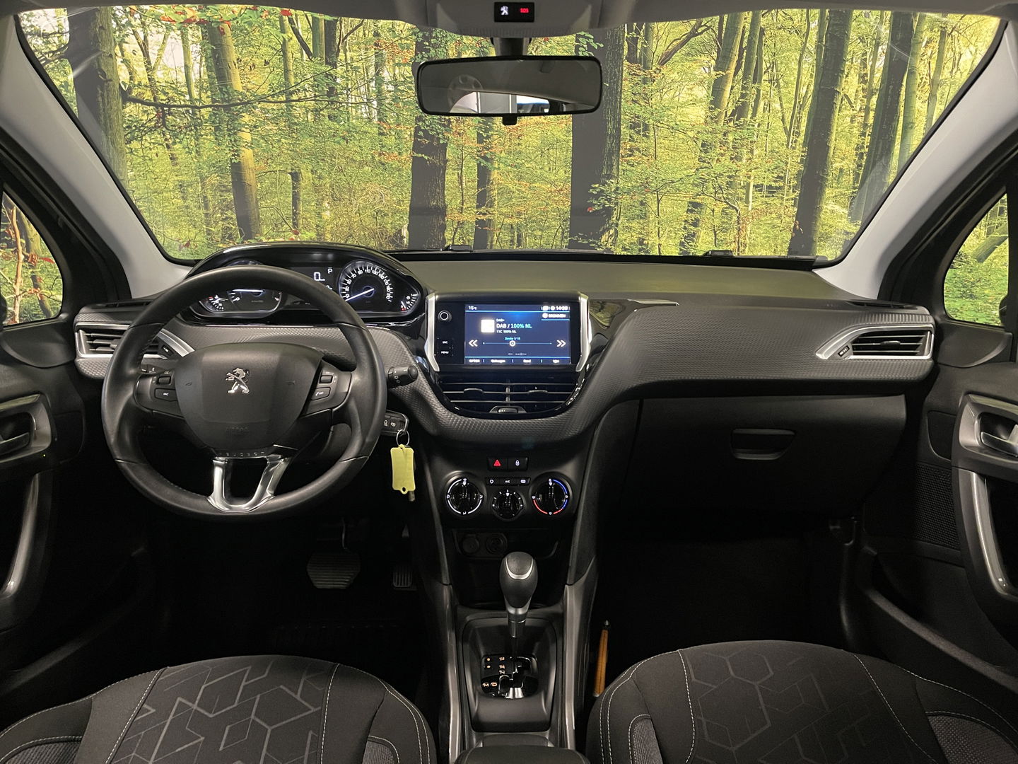 Peugeot 2008 1.2 PureTech Active Apple Carplay | Android Auto | Airconditioning | Cruise Control | DAB | Navigatie | Spraakbediening |