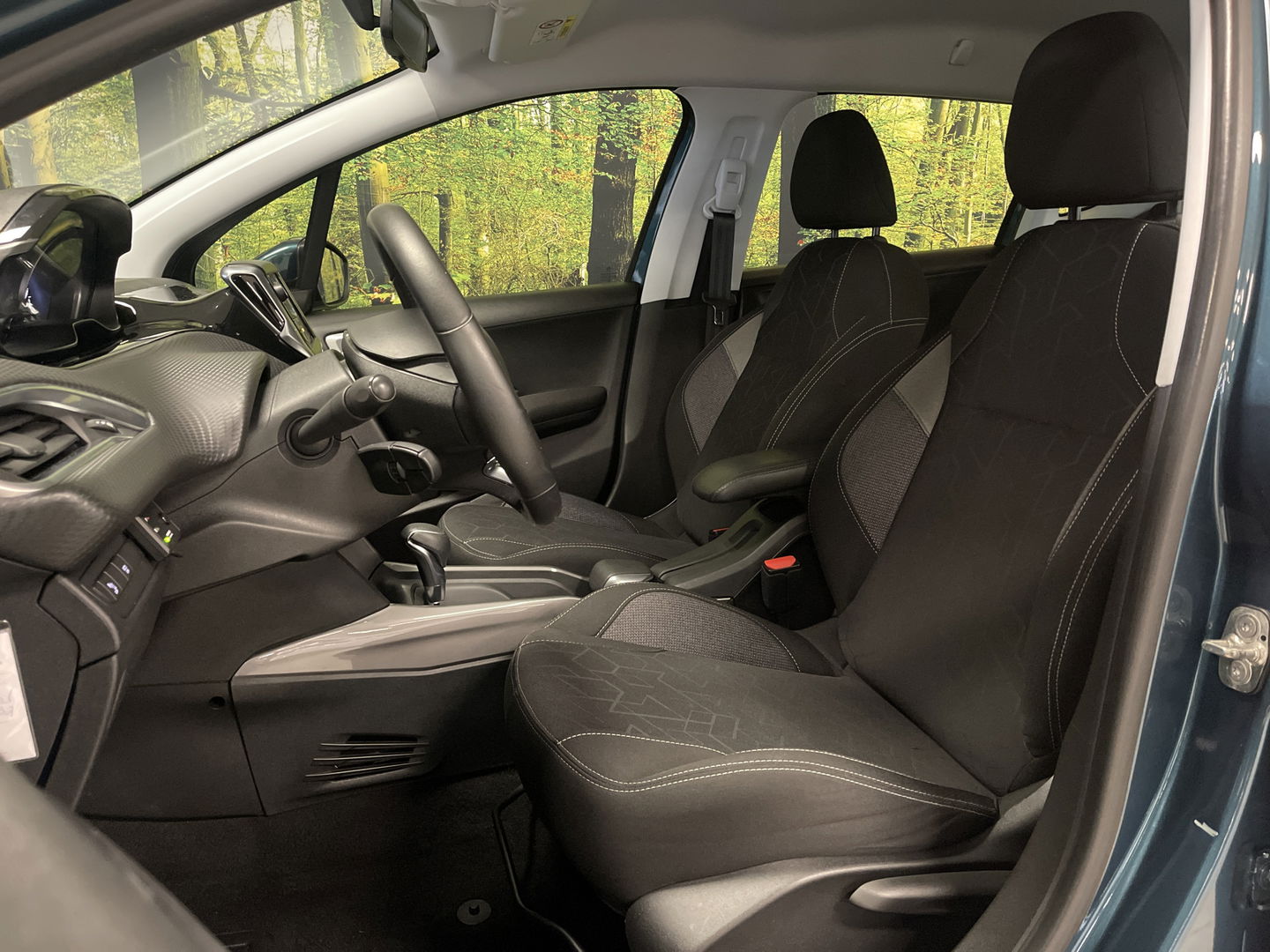 Peugeot 2008 1.2 PureTech Active Apple Carplay | Android Auto | Airconditioning | Cruise Control | DAB | Navigatie | Spraakbediening |