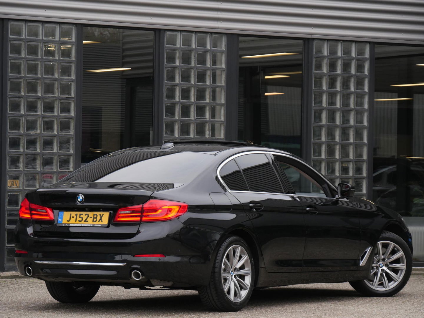 BMW 5 Serie 530e SCHUIFDAK/ COGNAC LEER/ 360°CAMERA/ DRIVING ASSISTANCE PLUS PAKKET