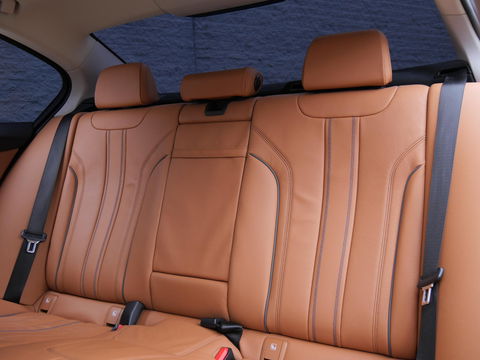 BMW 5 Serie 530e SCHUIFDAK/ COGNAC LEER/ 360°CAMERA/ DRIVING ASSISTANCE PLUS PAKKET