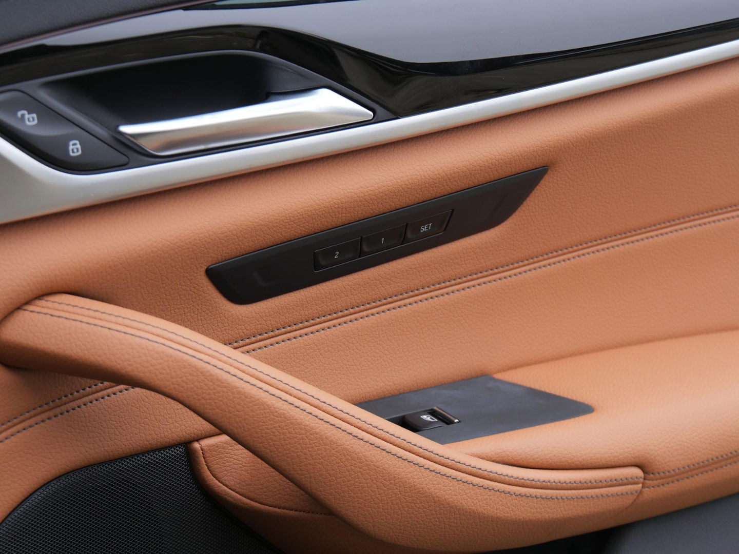 BMW 5 Serie 530e SCHUIFDAK/ COGNAC LEER/ 360°CAMERA/ DRIVING ASSISTANCE PLUS PAKKET