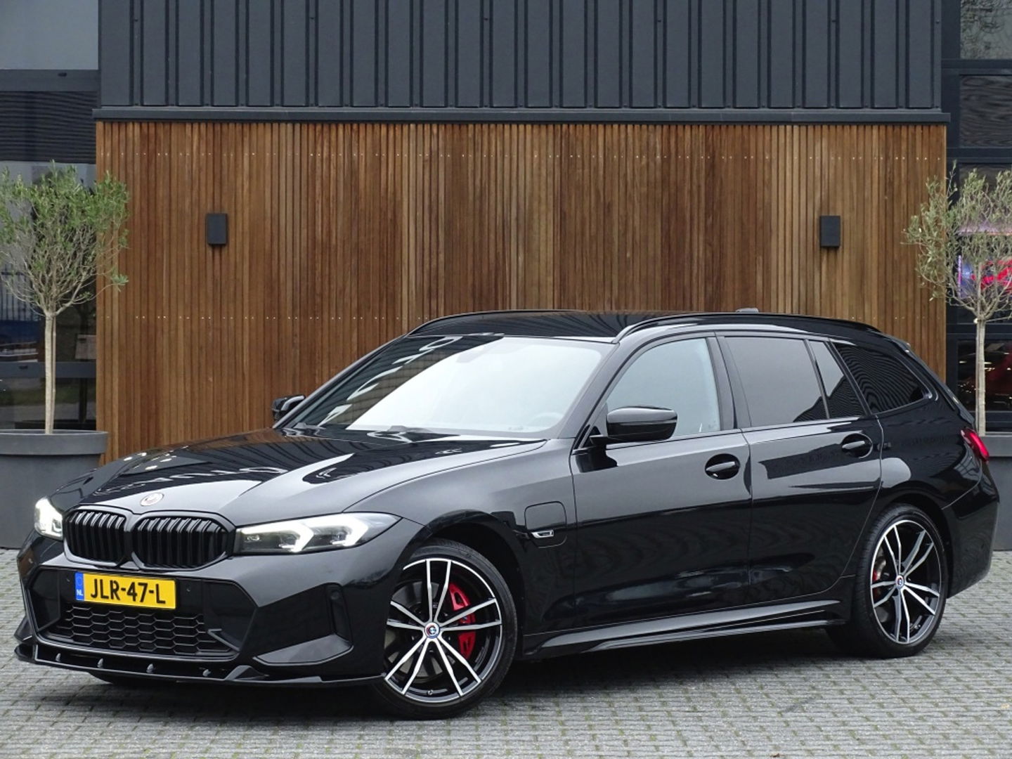 BMW 3 Serie Touring 320e 204PK xDrive M Sport / nieuw type / LED