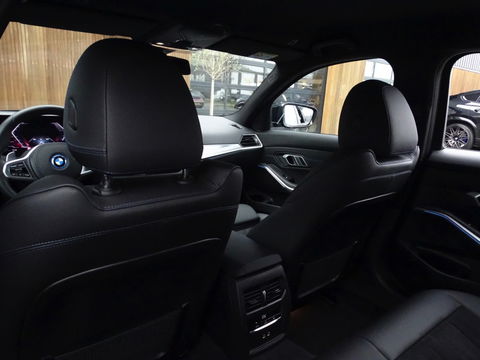 BMW 3 Serie Touring 320e 204PK xDrive M Sport / nieuw type / LED