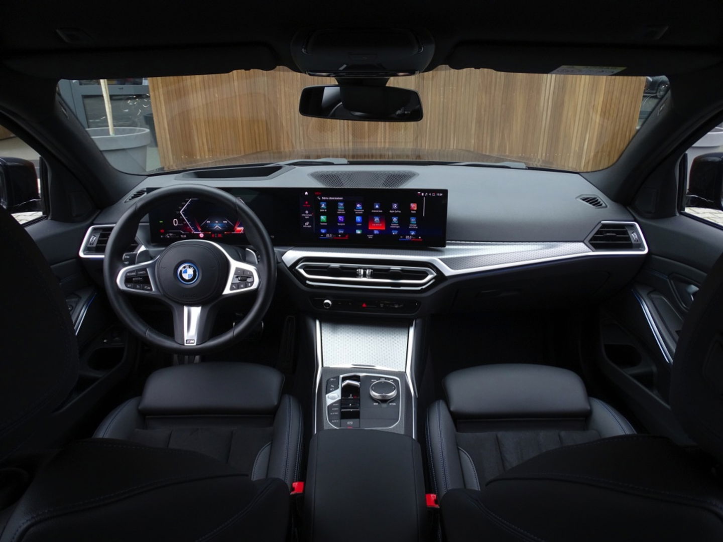 BMW 3 Serie Touring 320e 204PK xDrive M Sport / nieuw type / LED