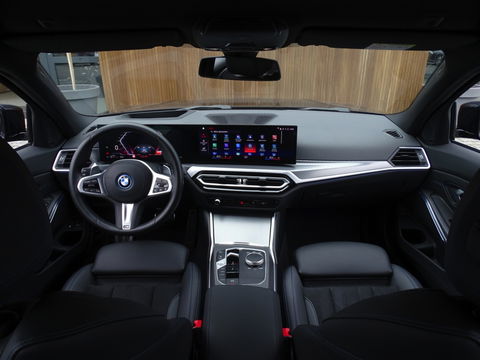 BMW 3 Serie Touring 320e 204PK xDrive M Sport / nieuw type / LED