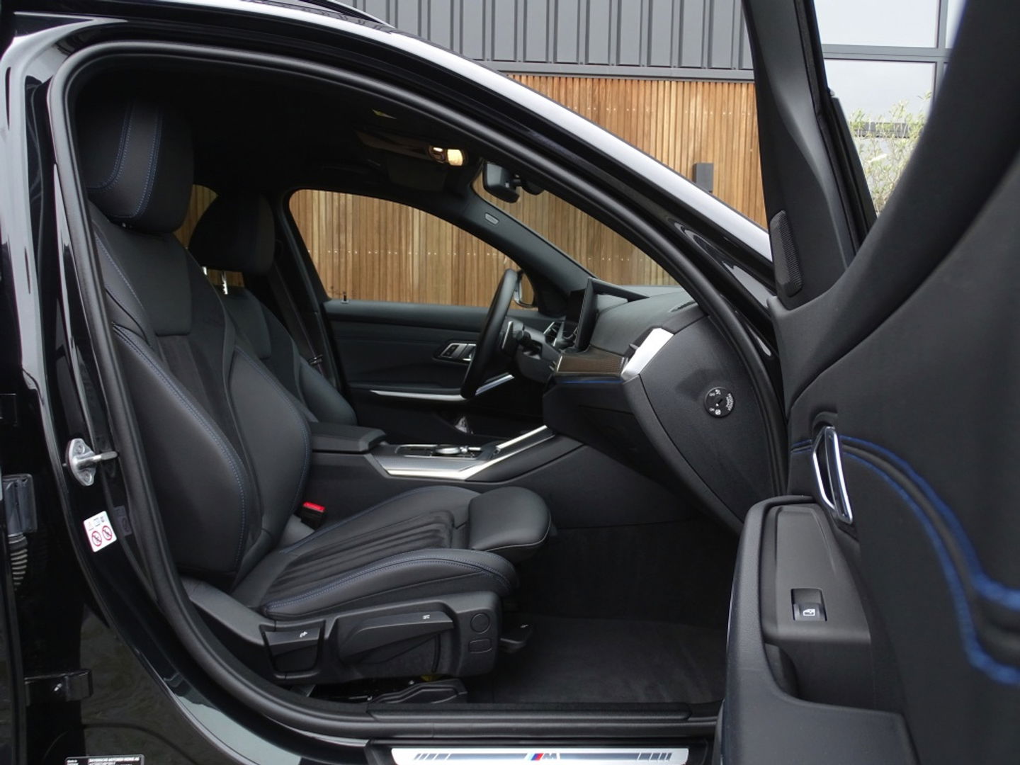 BMW 3 Serie Touring 320e 204PK xDrive M Sport / nieuw type / LED