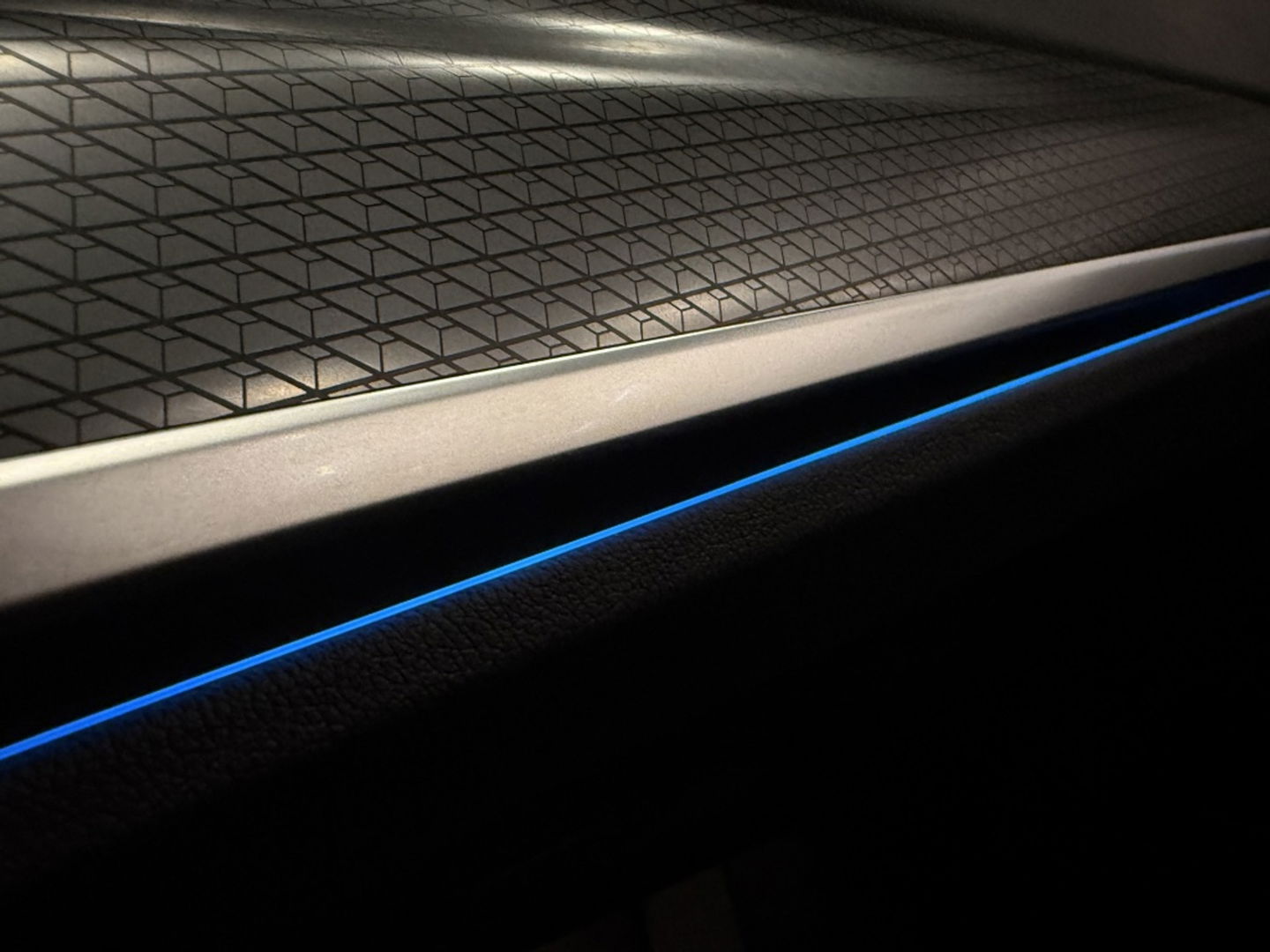 BMW 3 Serie Touring 320e 204PK xDrive M Sport / nieuw type / LED