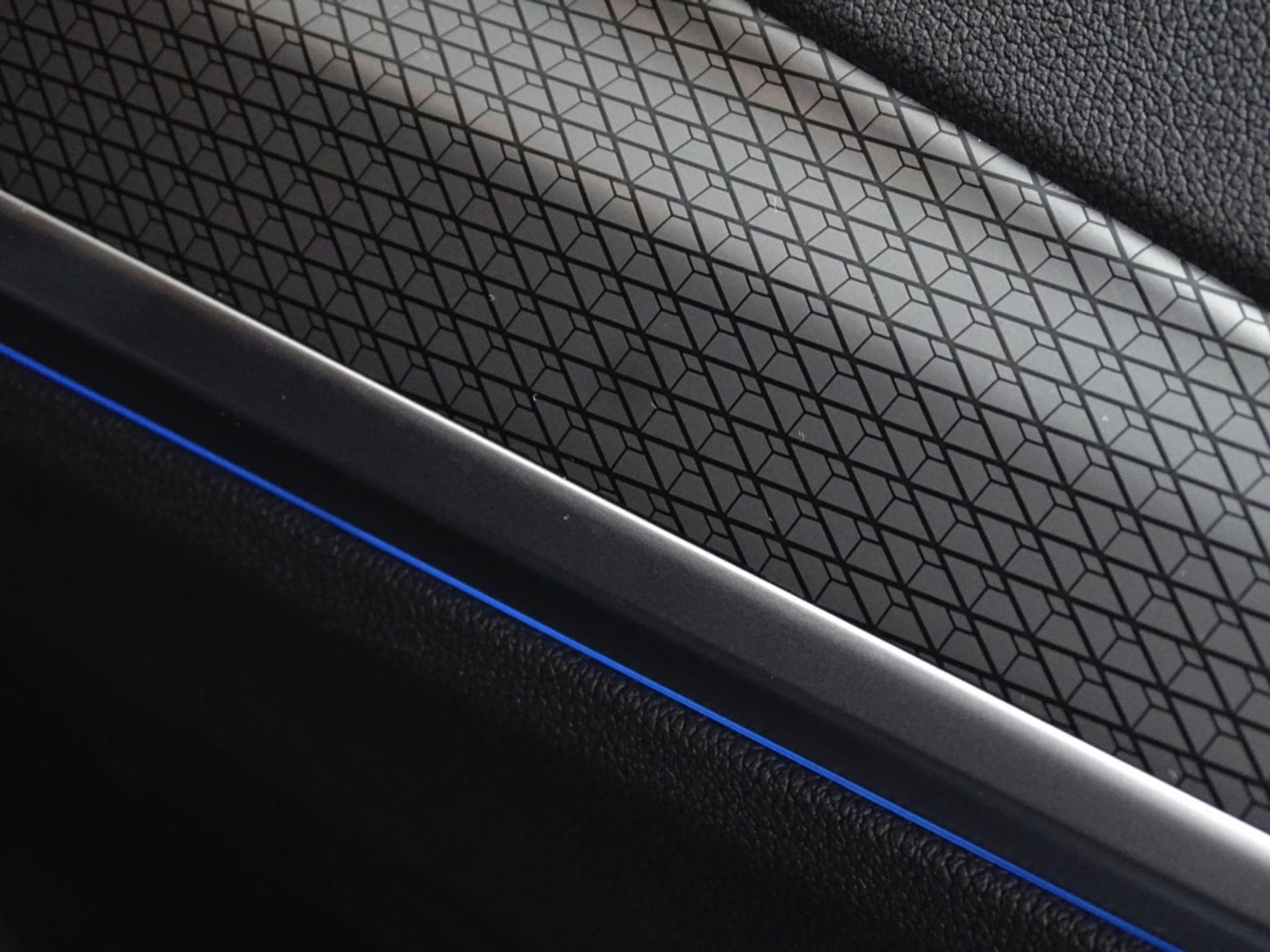 BMW 3 Serie Touring 320e 204PK xDrive M Sport / nieuw type / LED