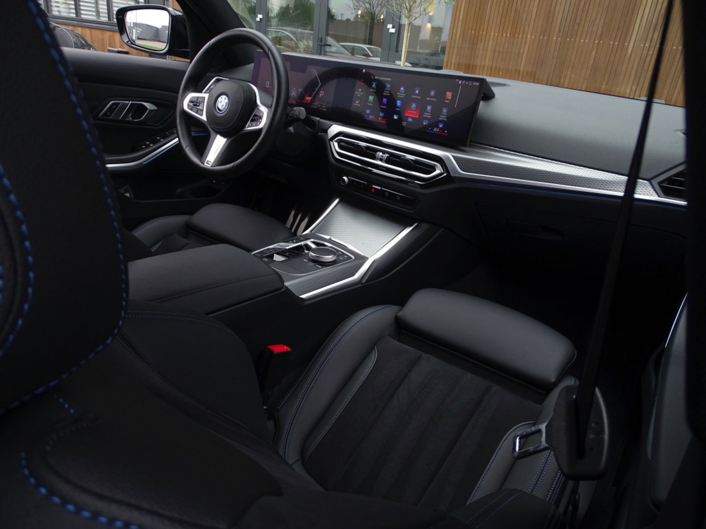 BMW 3 Serie Touring 320e 204PK xDrive M Sport / nieuw type / LED