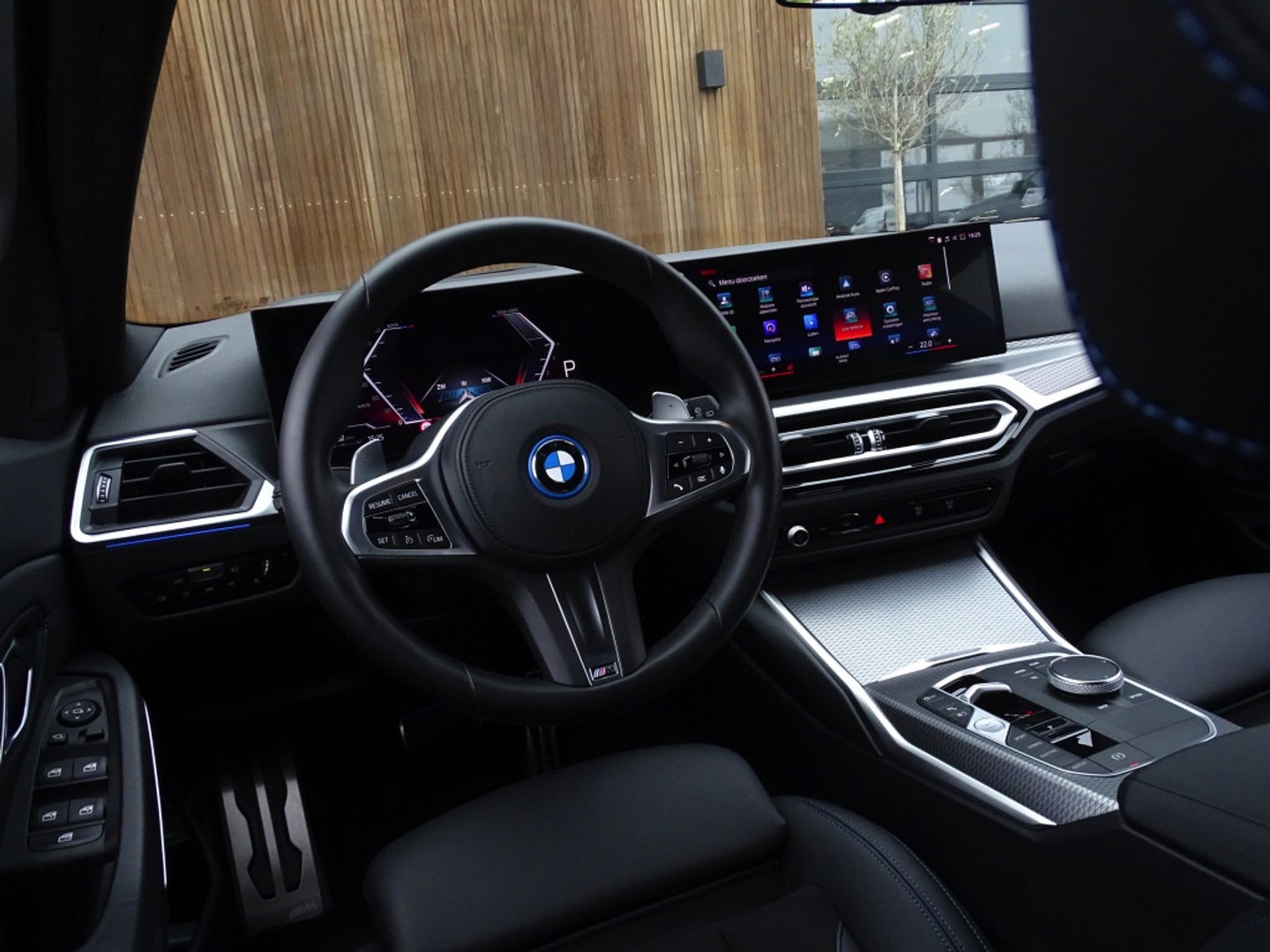 BMW 3 Serie Touring 320e 204PK xDrive M Sport / nieuw type / LED