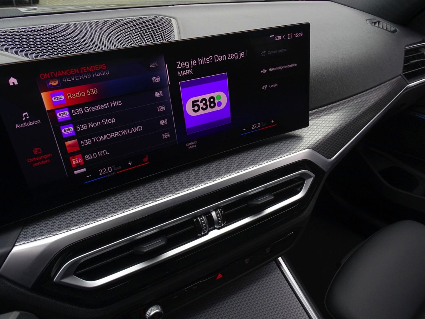 BMW 3 Serie Touring 320e 204PK xDrive M Sport / nieuw type / LED