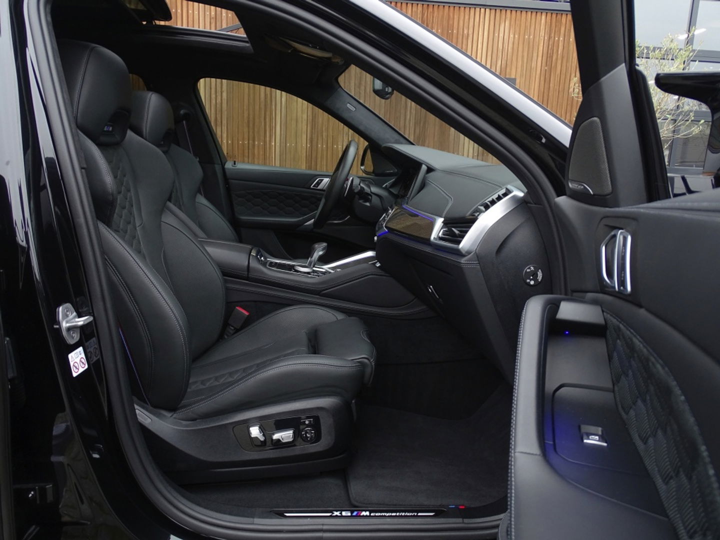 BMW X6 M Competition 627PK / SkyLounge / Carbon / Laser / M- Individual /