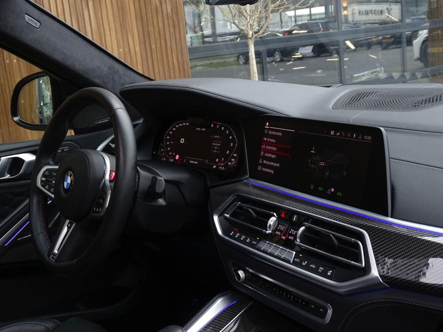 BMW X6 M Competition 627PK / SkyLounge / Carbon / Laser / M- Individual /