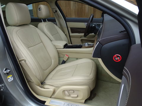 Jaguar XF 5.0 V8 385PK automaat / Portfolio / LED *NAP*