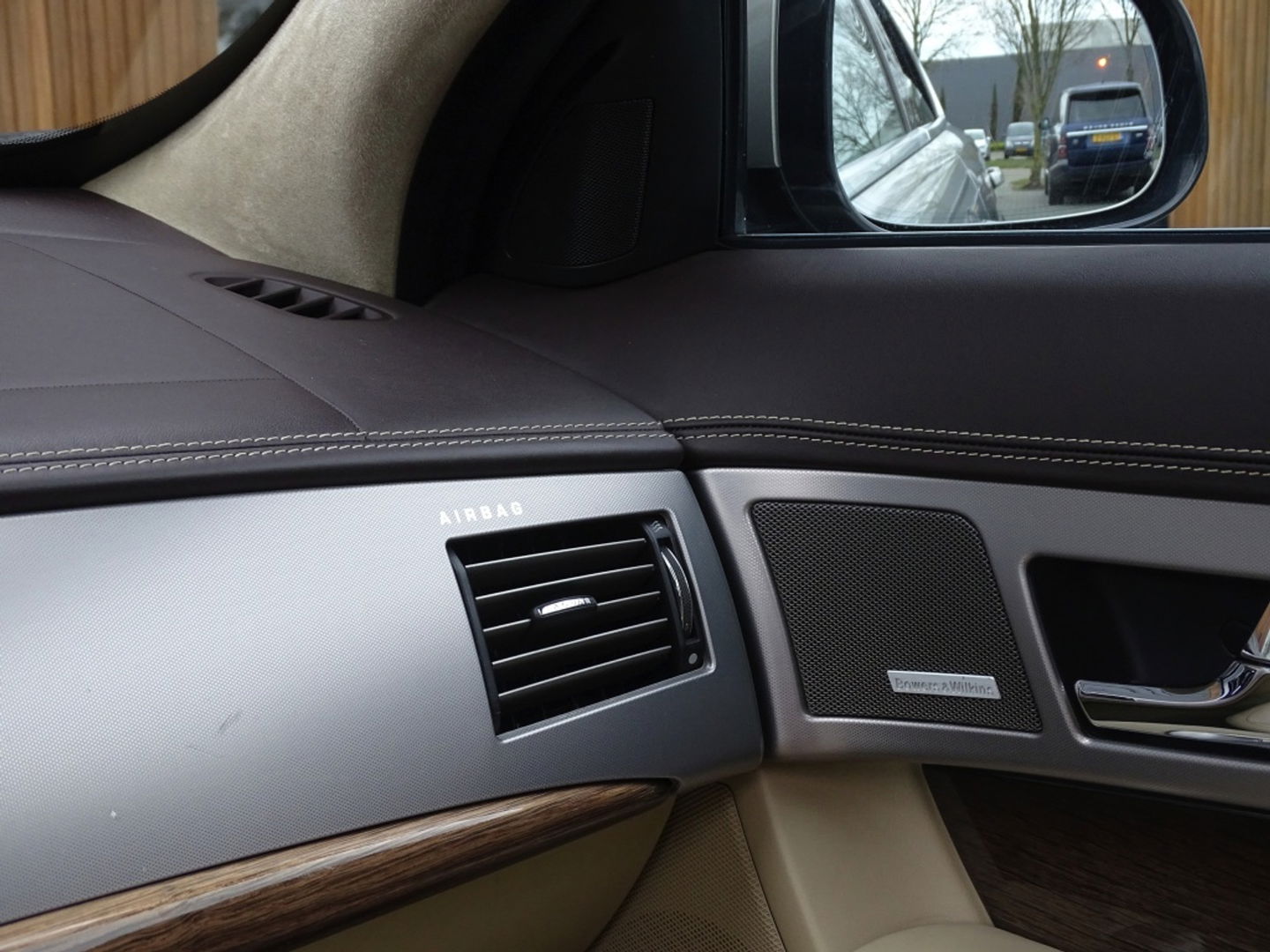 Jaguar XF 5.0 V8 385PK automaat / Portfolio / LED *NAP*