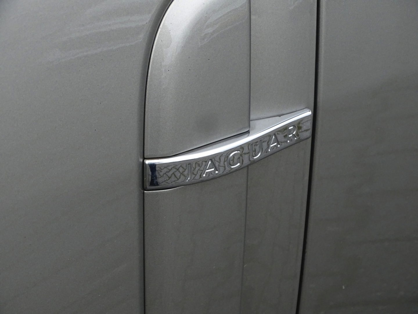 Jaguar XF 5.0 V8 385PK automaat / Portfolio / LED *NAP*