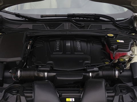 Jaguar XF 5.0 V8 385PK automaat / Portfolio / LED *NAP*