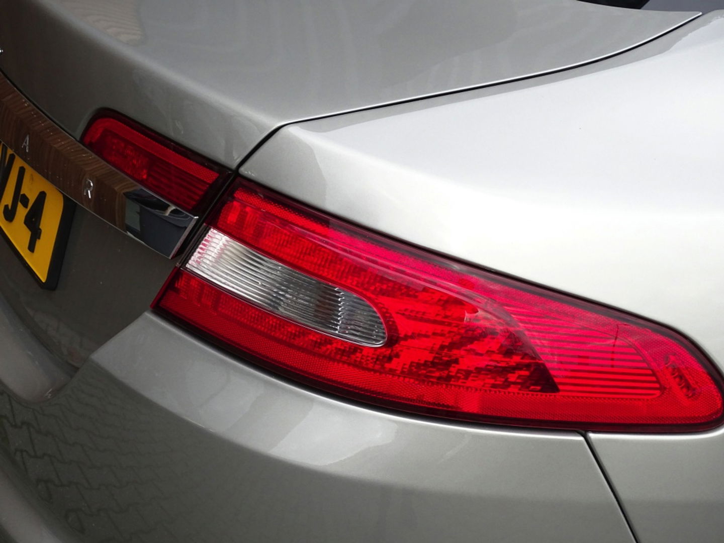 Jaguar XF 5.0 V8 385PK automaat / Portfolio / LED *NAP*