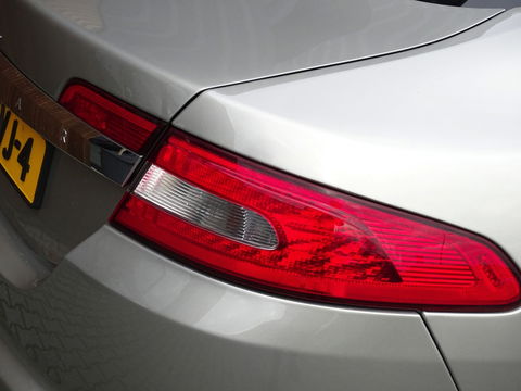 Jaguar XF 5.0 V8 385PK automaat / Portfolio / LED *NAP*