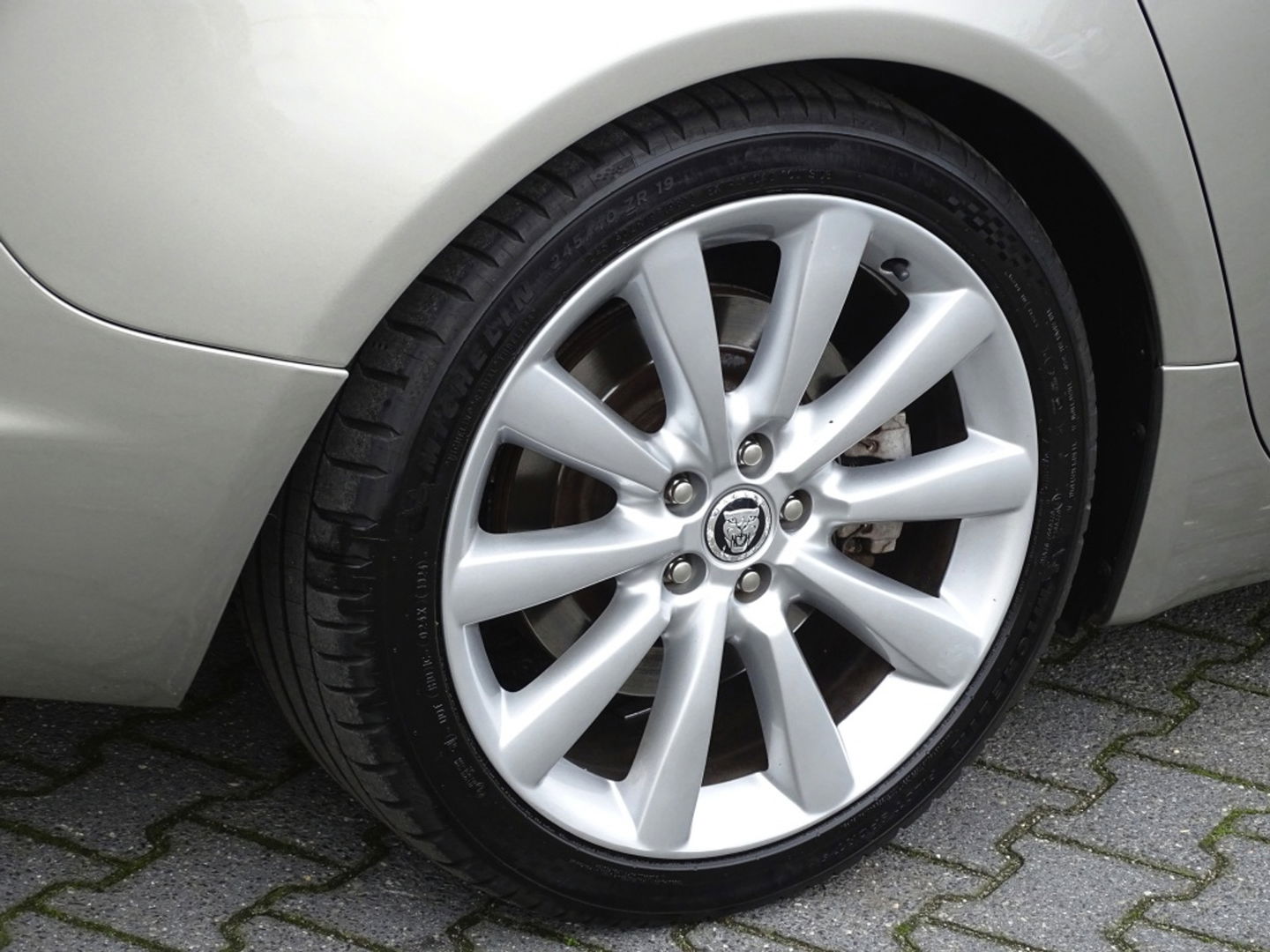 Jaguar XF 5.0 V8 385PK automaat / Portfolio / LED *NAP*