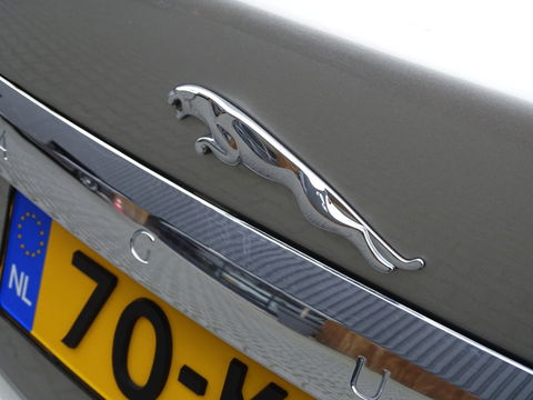 Jaguar XF 5.0 V8 385PK automaat / Portfolio / LED *NAP*