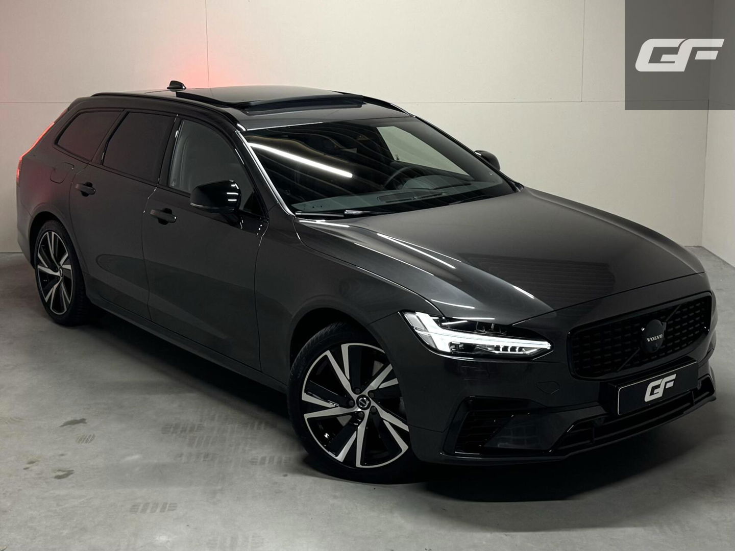 Volvo V90 2.0 T6 Plug-in hybrid AWD Ultra Dark Pano H/K 360 ACC Trekh.