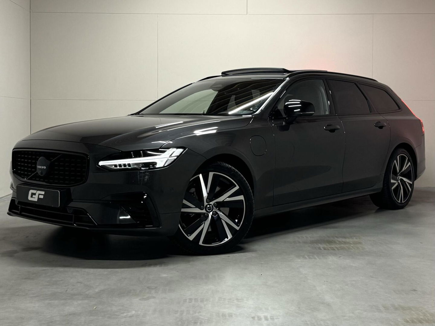 Volvo V90 2.0 T6 Plug-in hybrid AWD Ultra Dark Pano H/K 360 ACC Trekh.