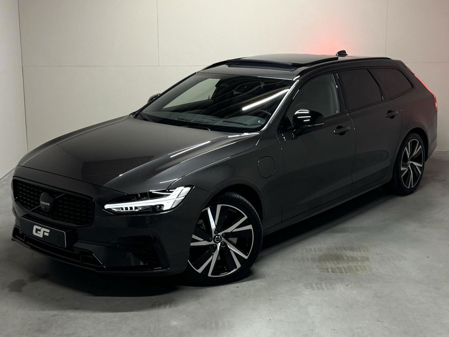 Volvo V90 2.0 T6 Plug-in hybrid AWD Ultra Dark Pano H/K 360 ACC Trekh.