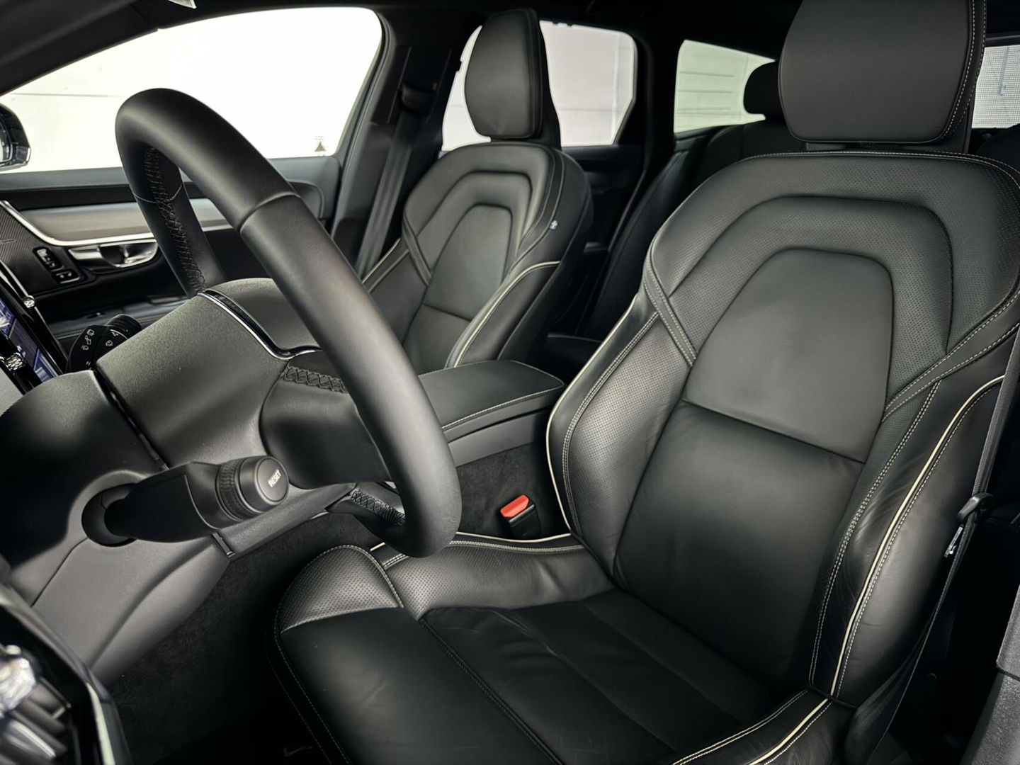 Volvo V90 2.0 T6 Plug-in hybrid AWD Ultra Dark Pano H/K 360 ACC Trekh.