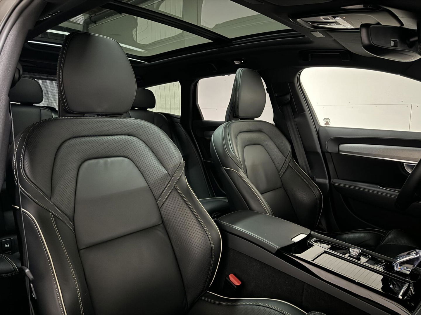 Volvo V90 2.0 T6 Plug-in hybrid AWD Ultra Dark Pano H/K 360 ACC Trekh.