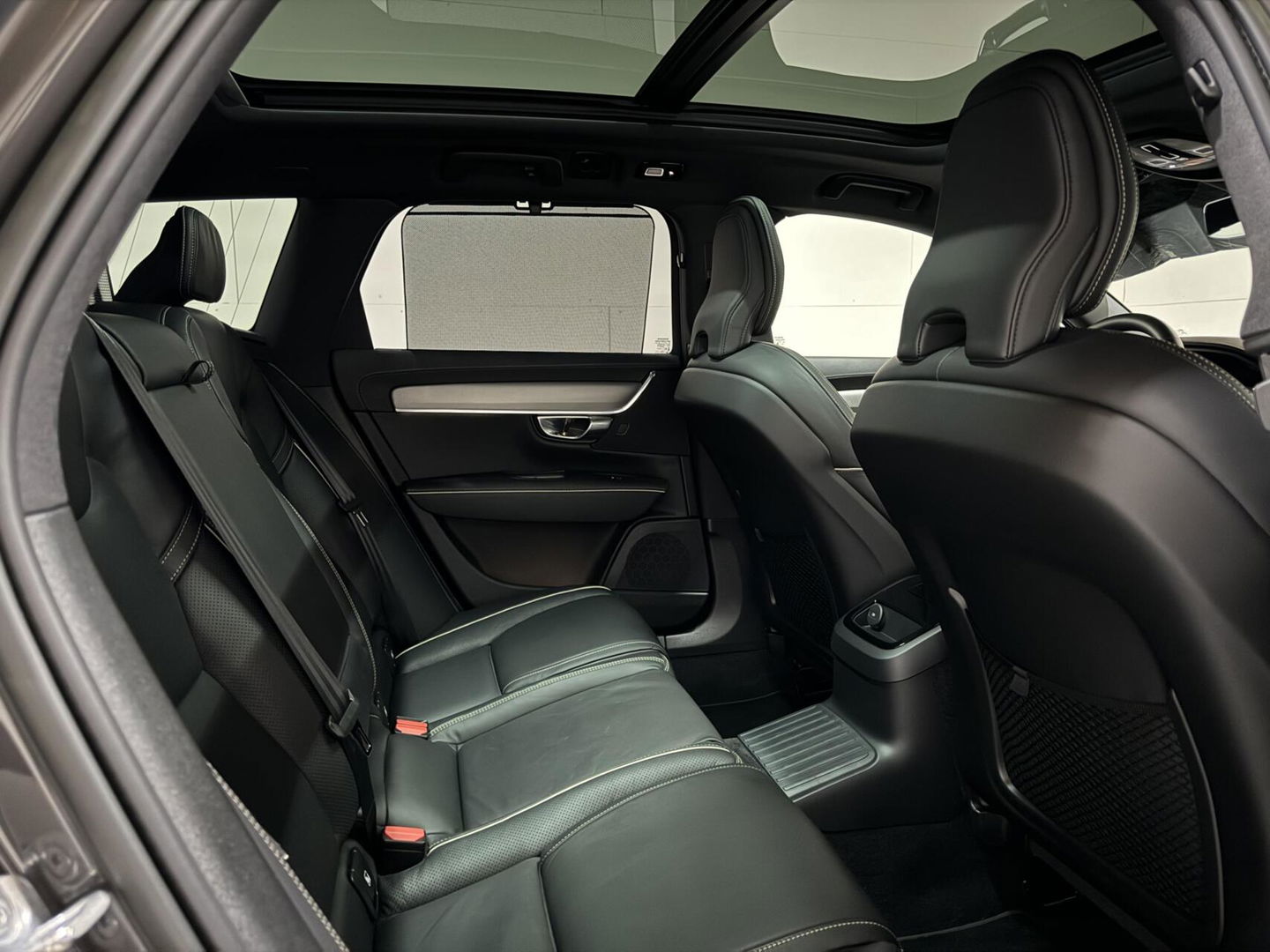 Volvo V90 2.0 T6 Plug-in hybrid AWD Ultra Dark Pano H/K 360 ACC Trekh.