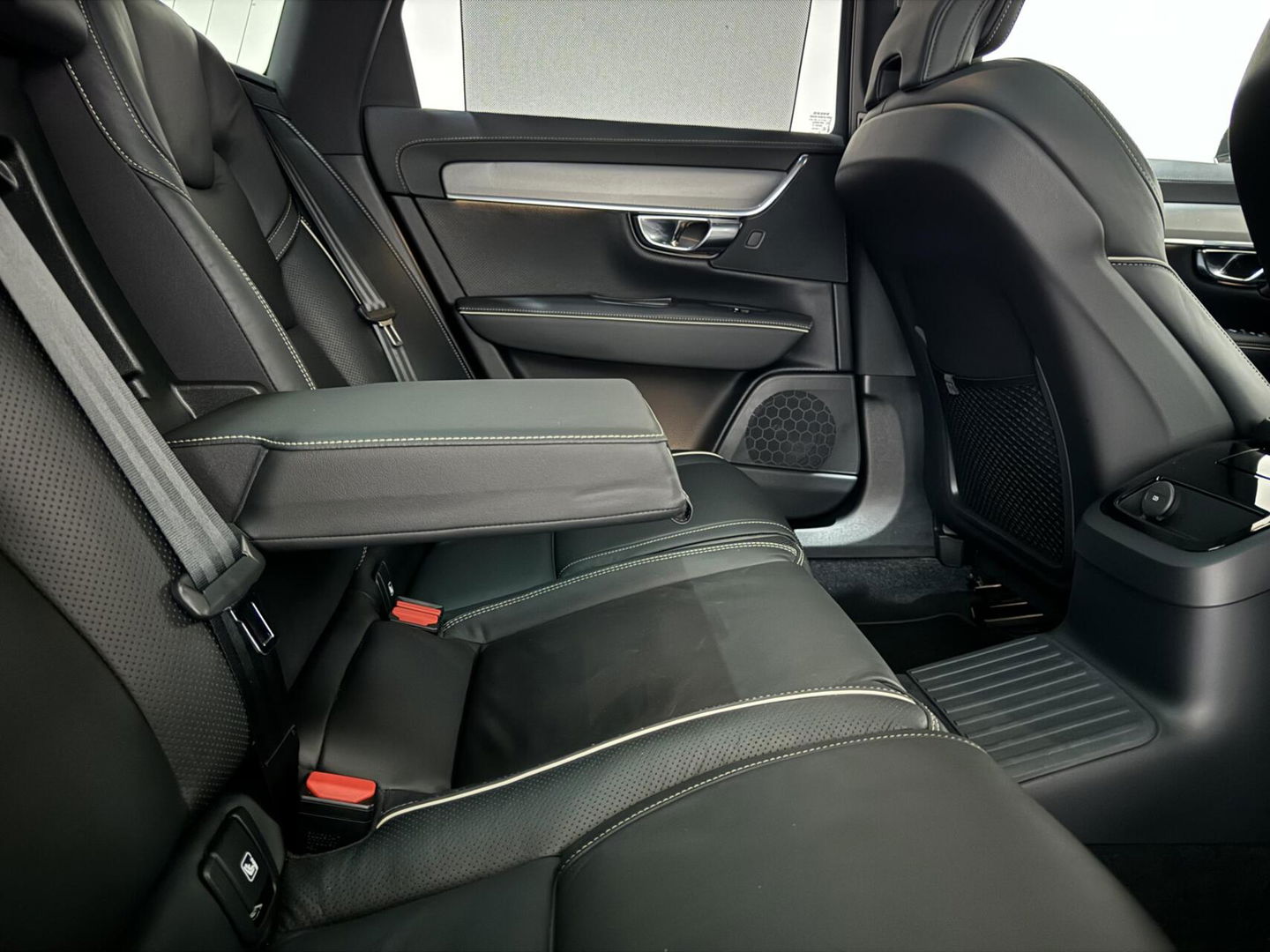 Volvo V90 2.0 T6 Plug-in hybrid AWD Ultra Dark Pano H/K 360 ACC Trekh.