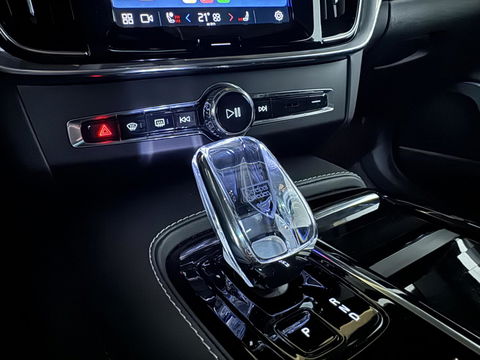 Volvo V90 2.0 T6 Plug-in hybrid AWD Ultra Dark Pano H/K 360 ACC Trekh.