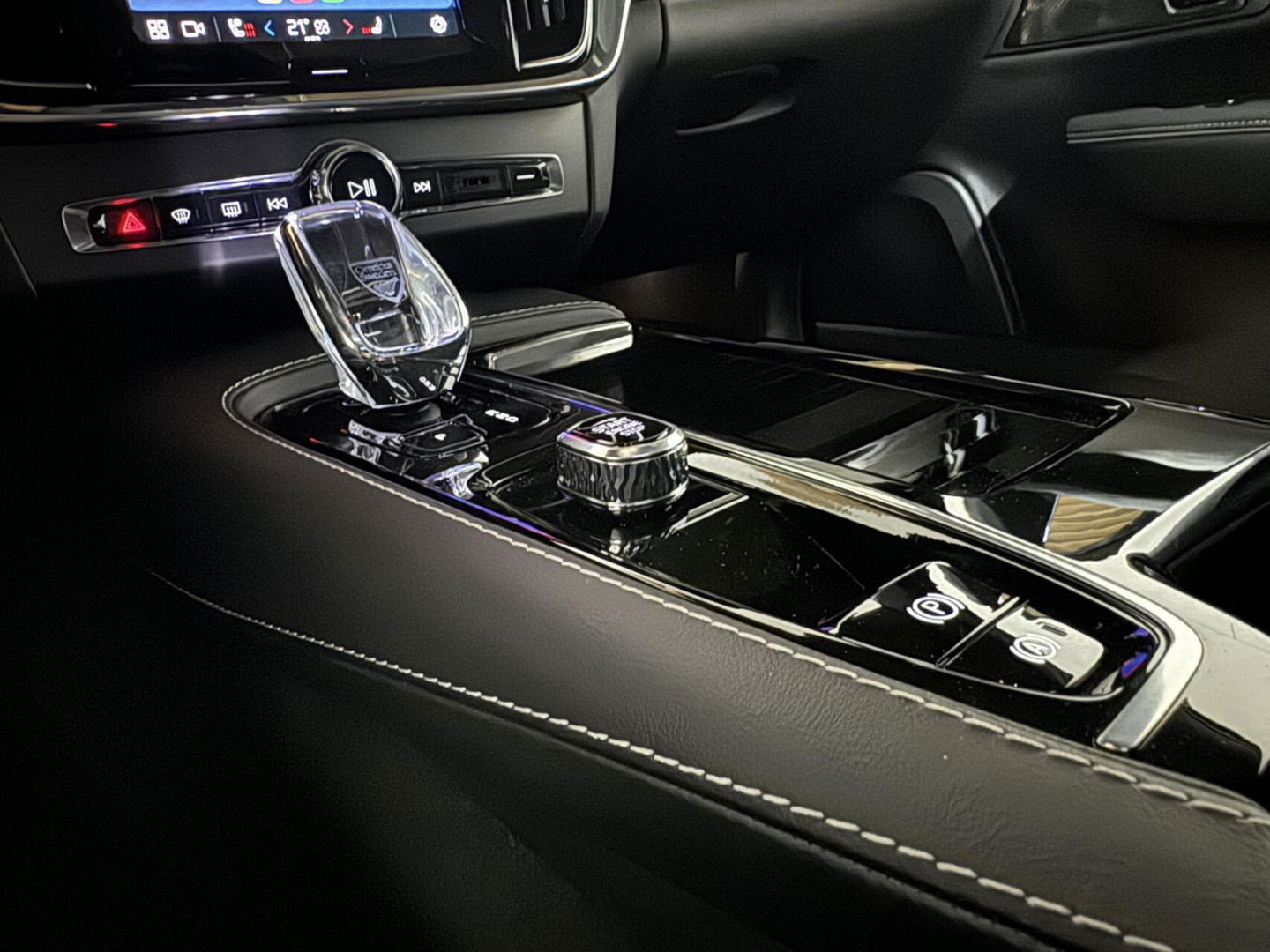 Volvo V90 2.0 T6 Plug-in hybrid AWD Ultra Dark Pano H/K 360 ACC Trekh.