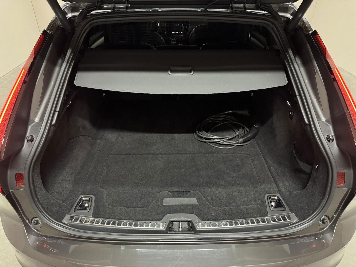 Volvo V90 2.0 T6 Plug-in hybrid AWD Ultra Dark Pano H/K 360 ACC Trekh.