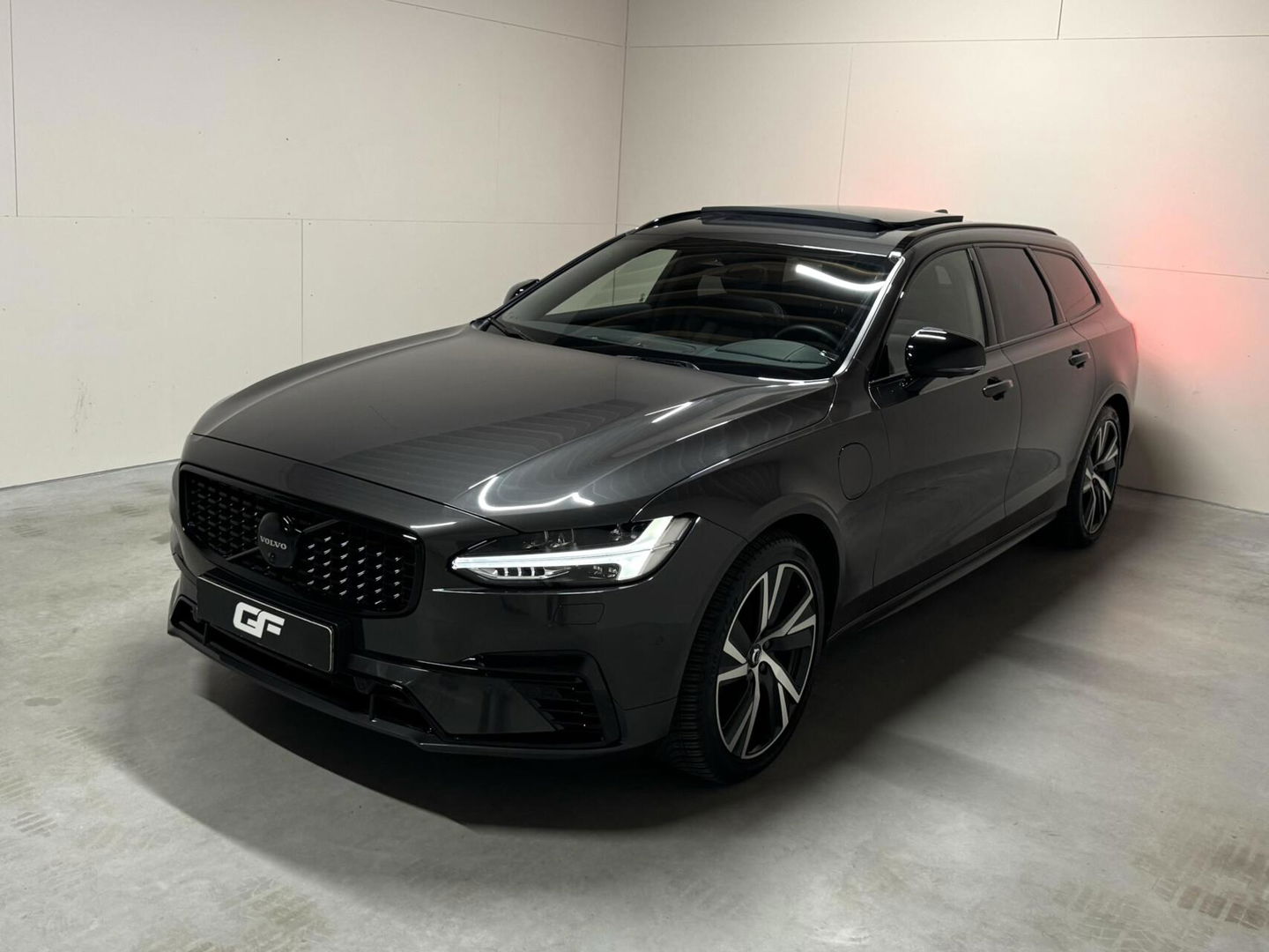 Volvo V90 2.0 T6 Plug-in hybrid AWD Ultra Dark Pano H/K 360 ACC Trekh.