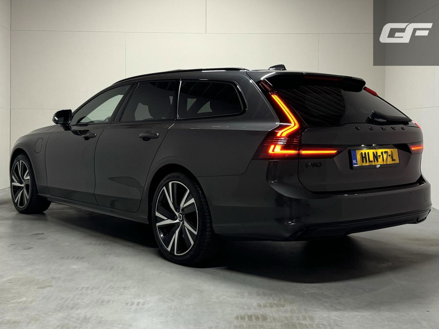 Volvo V90 2.0 T6 Plug-in hybrid AWD Ultra Dark Pano H/K 360 ACC Trekh.