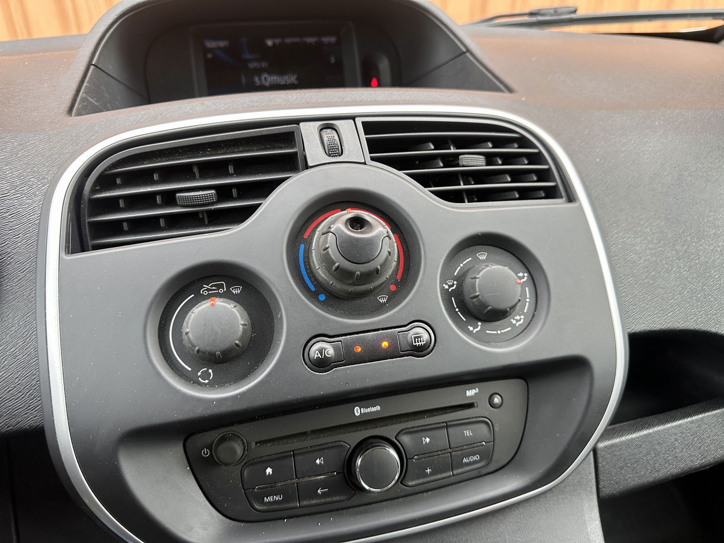 Renault Kangoo 1.5 dCi 75 Energy Comfort | EX BTW | Handel / Export | Trekhaak | Cruise Control | Parkeersensoren Achter | Navigatie | Airconditioning | Bluetooth |