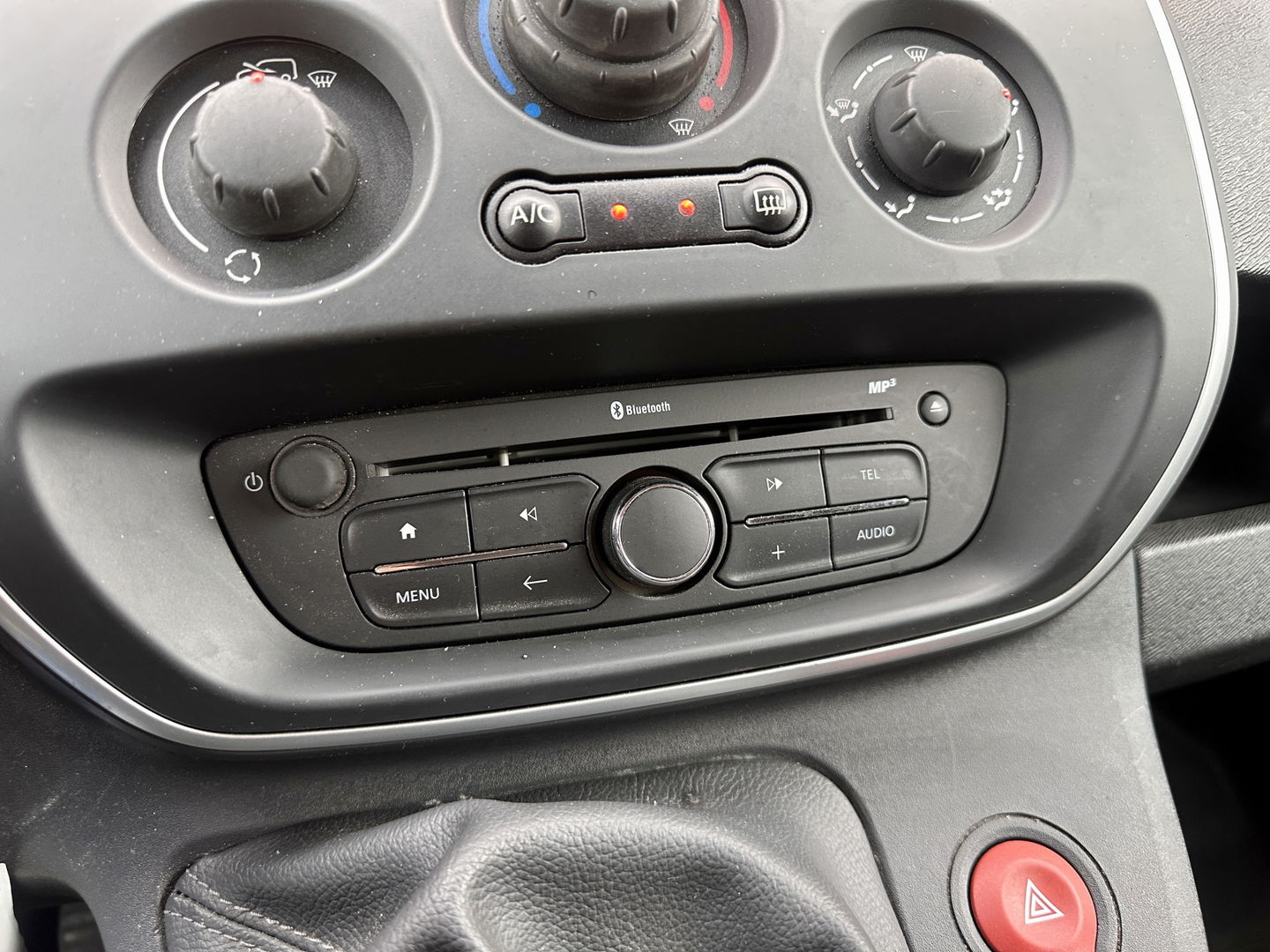 Renault Kangoo 1.5 dCi 75 Energy Comfort | EX BTW | Handel / Export | Trekhaak | Cruise Control | Parkeersensoren Achter | Navigatie | Airconditioning | Bluetooth |